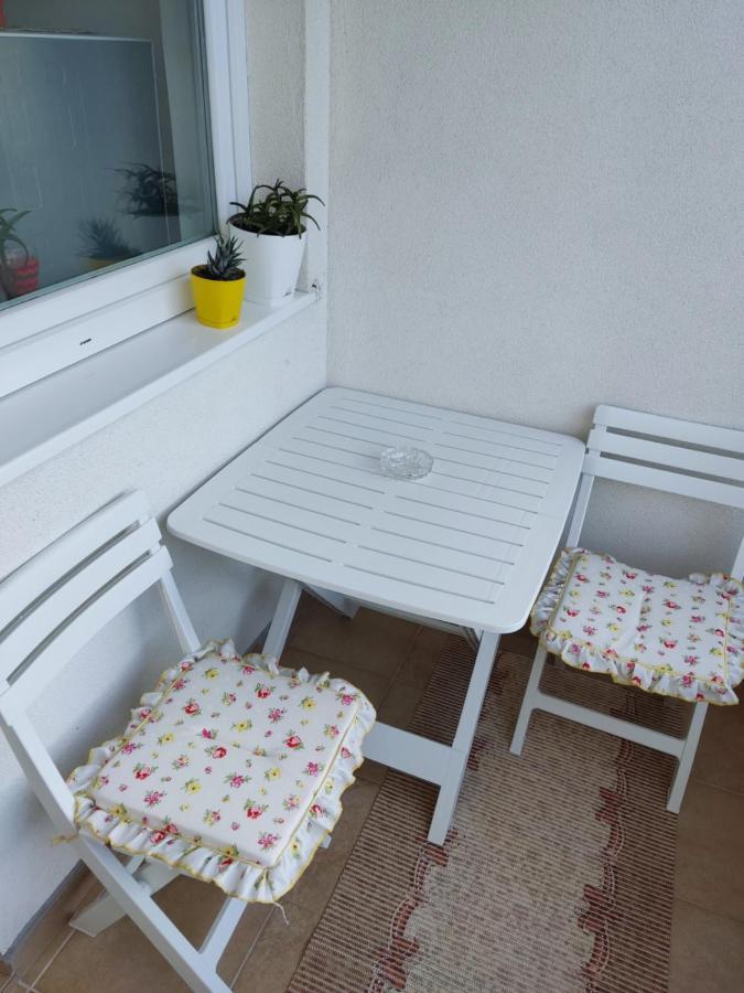Apartman Dunja プルジネ エクステリア 写真